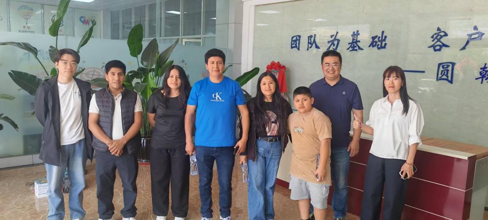 ZMJ Packaging da la bienvenida a los clientes peruanos para la inspección de fábrica in situ y la finalización de pedidos