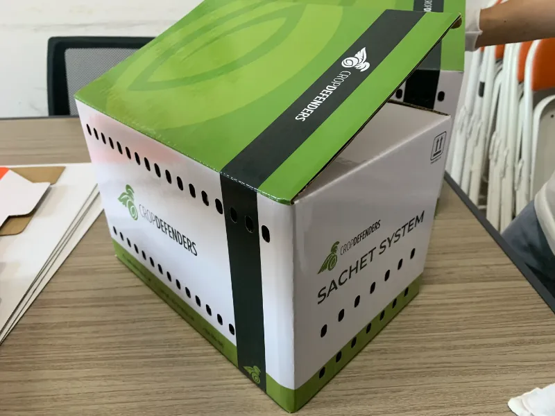 glossy and matte lamination breathable corrugated box samples