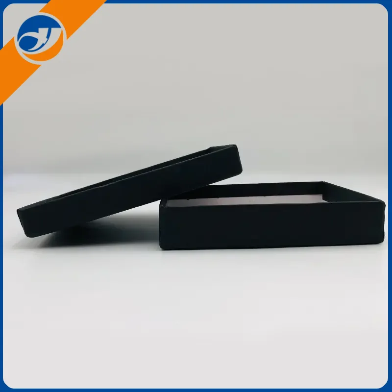 Caja de papel con tapa separada